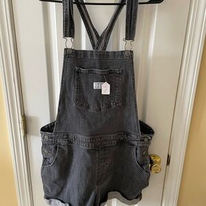 🖤 Levi’s Black Denim Short Overalls / Shortalls 🖤